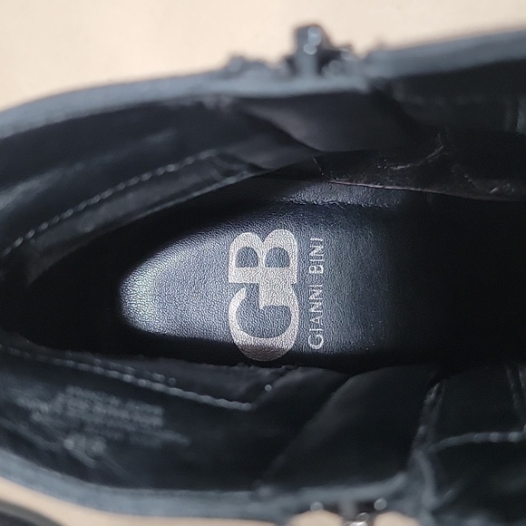 Gianni Bini Black Suede Booties.  NWOT, Size 8 - Picture 9 of 10